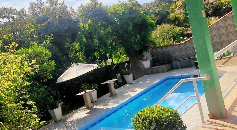 Nice vacation home with pool | Pets are welcome in Mairiporã