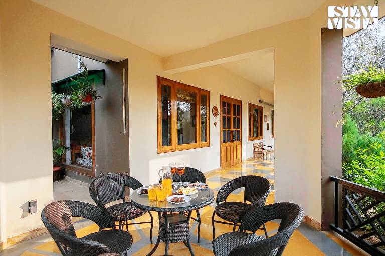 Villa with garden — photo 4