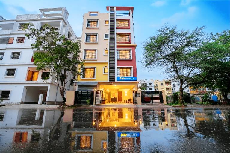 FabHotel Amar Raj Inn Nr Newtown Bus Stand