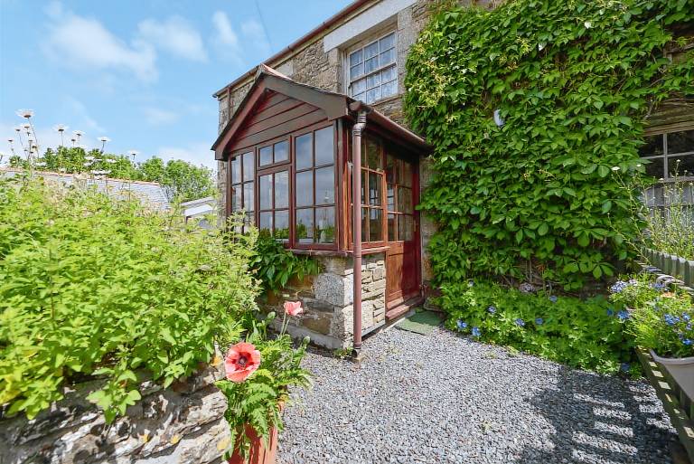 Child-friendly nice cottage with yard | Beach view | Pets allowed — photo 2