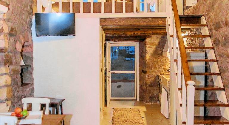 Holiday apartment with patio — photo 5
