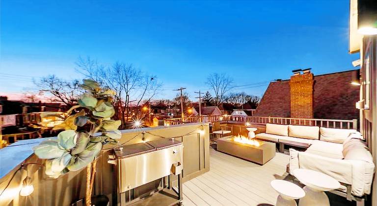 Vacation home with hot tub | Pets are welcome — photo 3