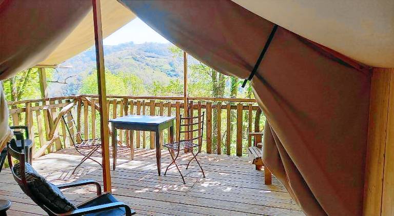 Wonderful tent with yard, patio & grill | Pets are welcome — photo 4