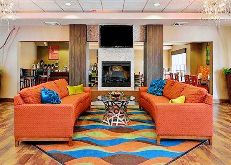 Holiday Inn Express & Suites Junction City By IHG — photo 2
