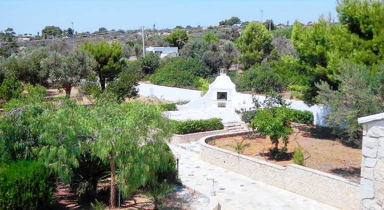 Villa with terrace, barbecue & yard in Patu