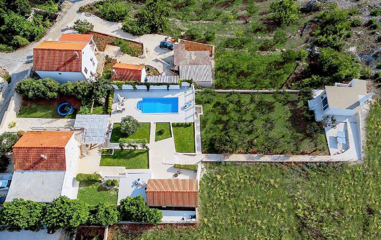 House  Supetar