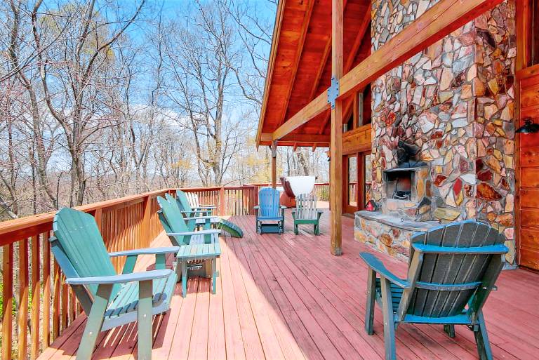 Boles Lodge - Hot Tub - Game Room - Outdoor Fireplace - Huge cabin near Blowing Rock! — photo 4