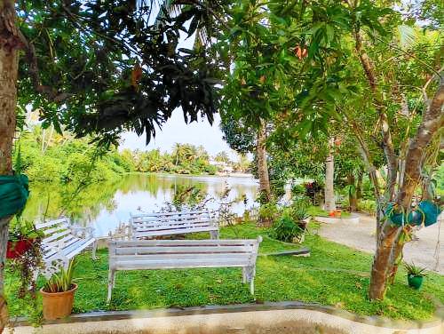 Veluthully Kayal Homestay