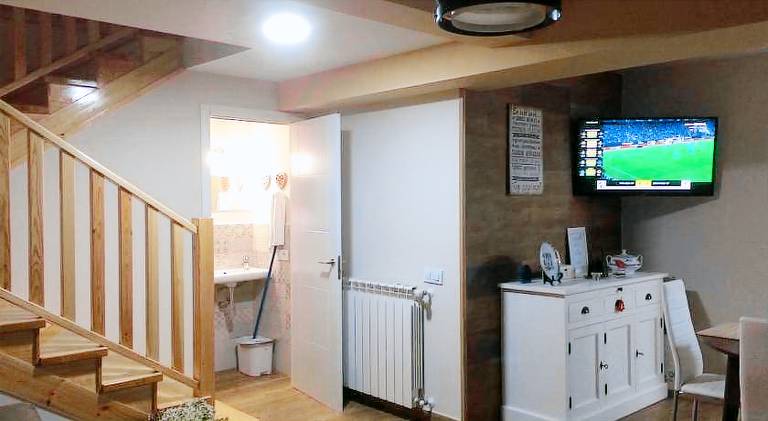 Apartment with garden, patio & hot tub — photo 4