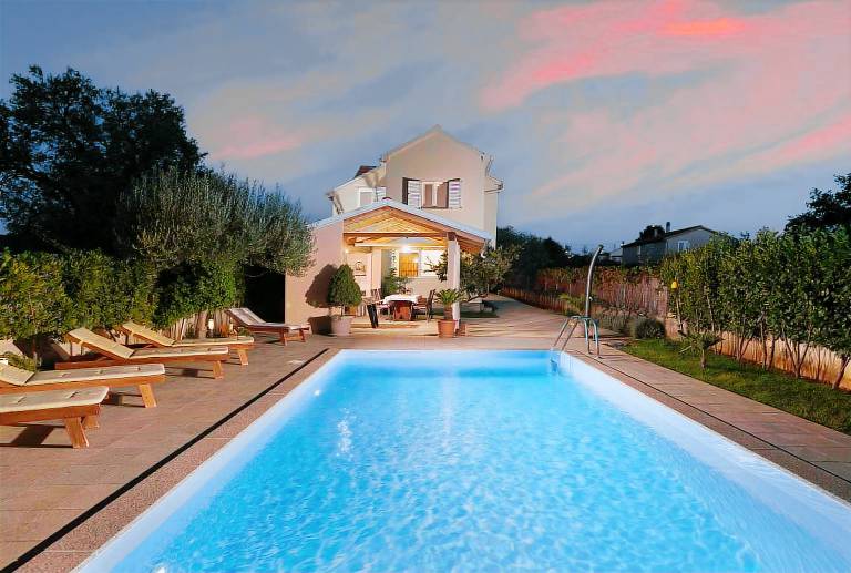 Ferienhaus  Galovac