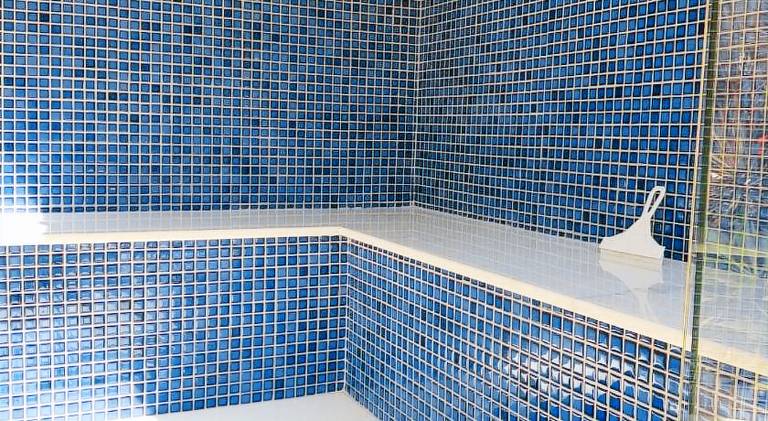 House with pool — photo 5