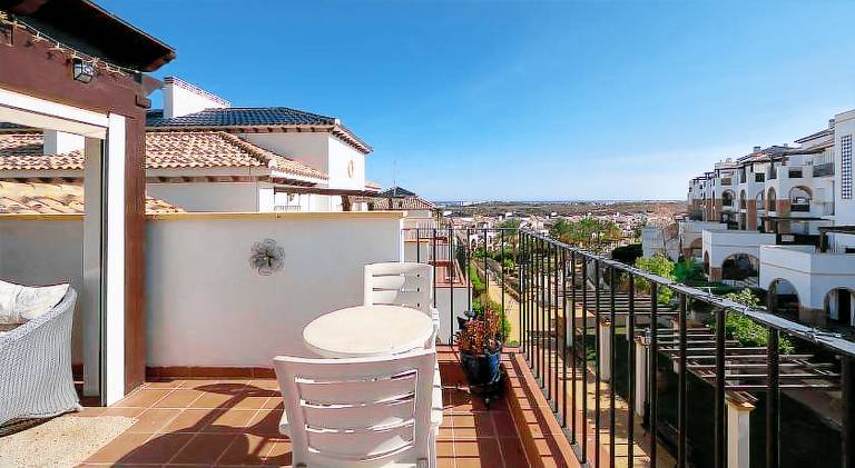 Rental apartment with hot tub & pool — photo 3