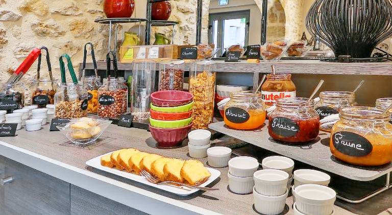 Hotel Le Mas de Castel - Piscine chauffee — photo 5