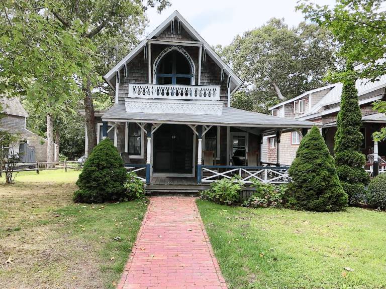 House  Oak Bluffs