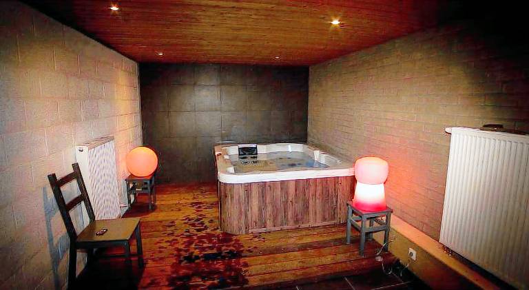 Holiday apartment with hot tub, terrace & yard — photo 5