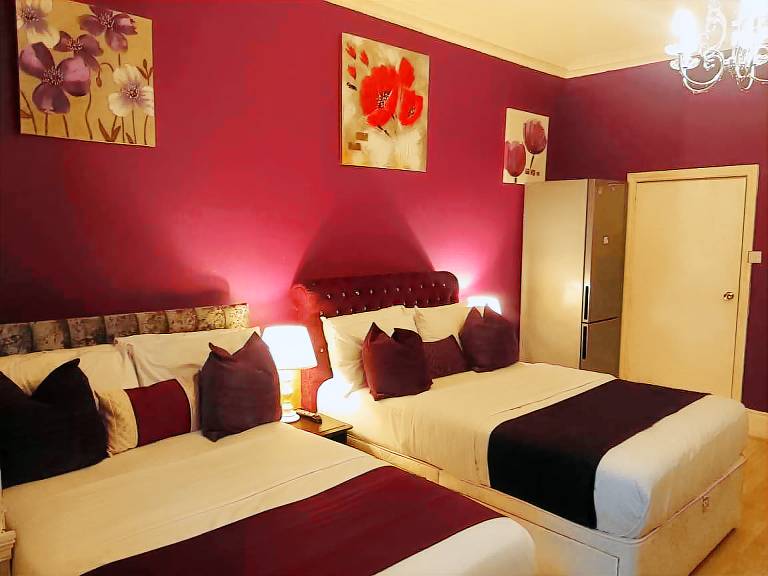 2 Bedroom -Sleeps 7-Pets-Parking-Wifi in Birmingham