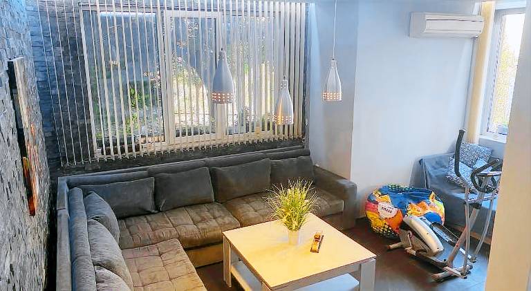 Vacation home with jacuzzi & yard in Varna