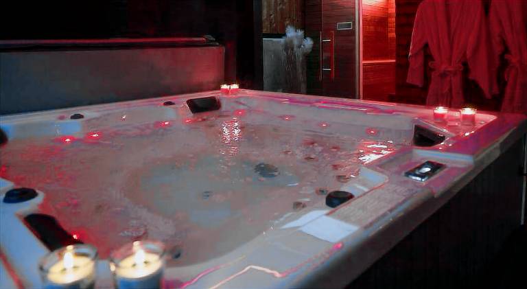 Pleasant apartment with hot tub | Pets are welcome in Liege