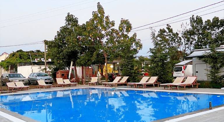 Windmill Shkodra Gesthouse Camping & Grill — photo 3