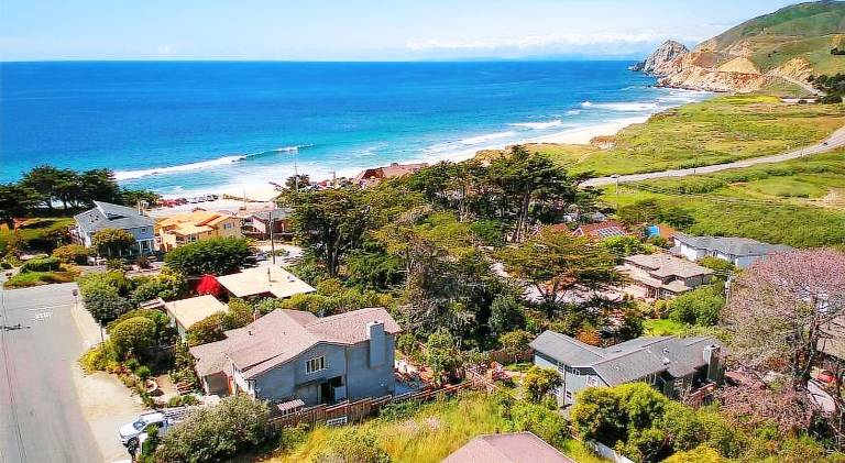 Stunning Oceanview Coastal Home Beach Trails Family Activities — photo 3