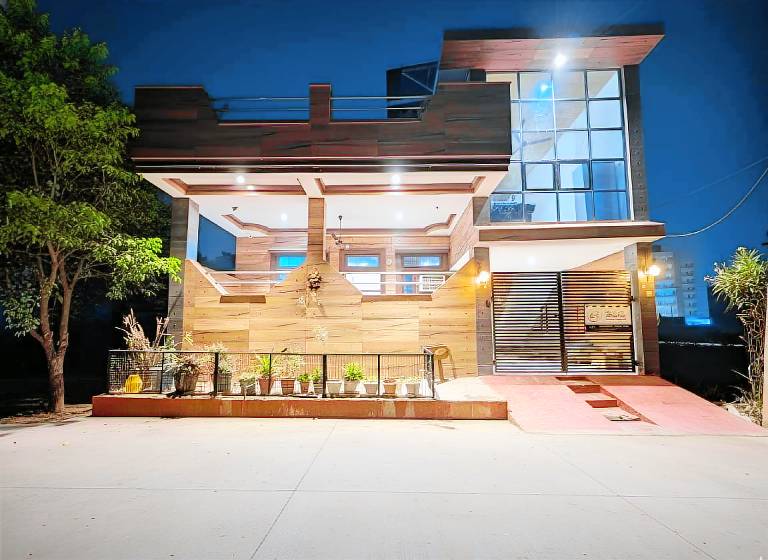 150 m&sup2; Villa