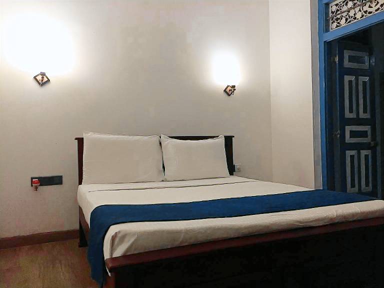 Villa with barbecue, garden & patio in Hikkaduwa