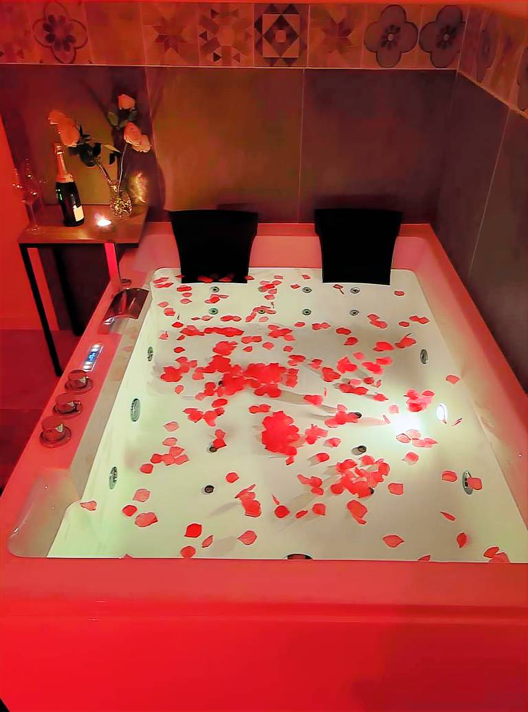 Romantic Suite: The Pleasure of the Senses in Montauban