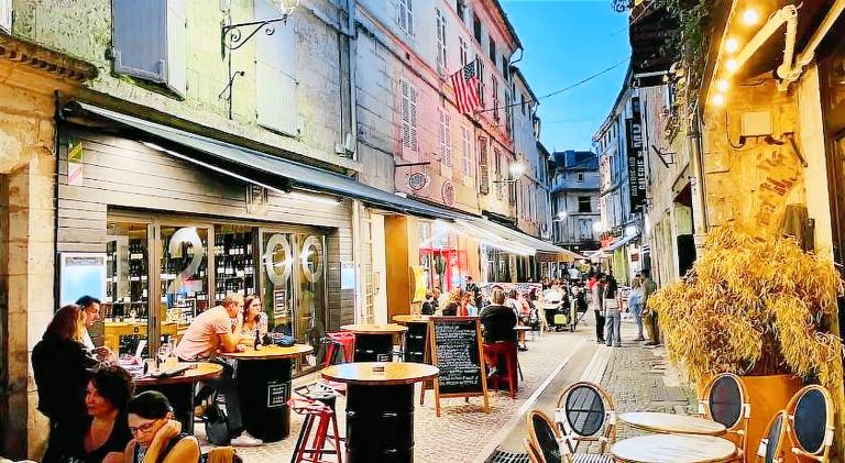 T2 47m2 Cosy & spacieux - proche Gare - Lit Queen Size et NETFLIX - Parking gratuit — photo 3