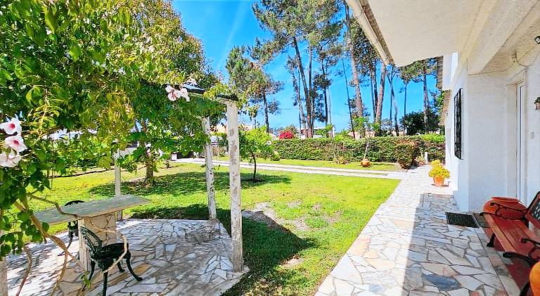Fully equipped house with private pool, yard & terrace | Dogs allowed — photo 4