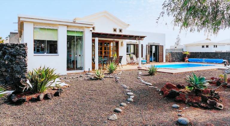 Rental apartment with hot tub & pool | Perfect for remote work — photo 3