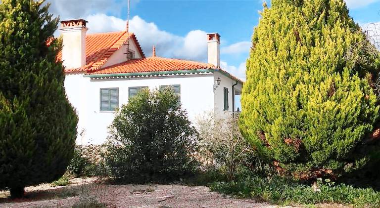 1600 m² Villa