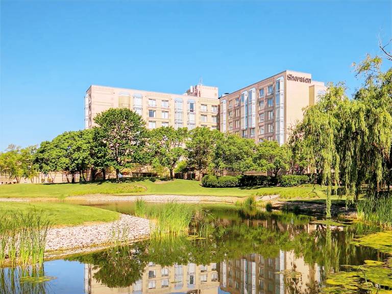 Sheraton Suites Chicago Elk Grove in Elk Grove Village, IL