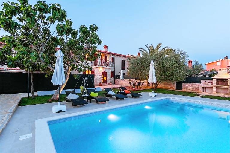 Fully equipped villa with barbeque, patio & yard | Pet-friendly — photo 5