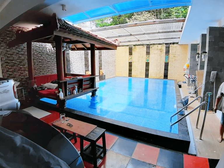 300 m² Villa