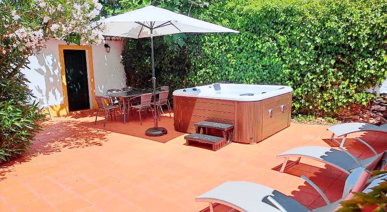 Chalet with pool | Pet-friendly — photo 2