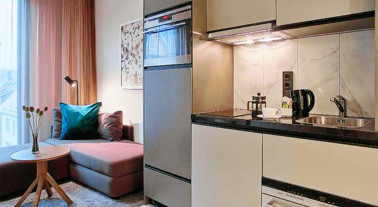 Serviced apartment with terrace, sauna & pool | Near Imperial Castle | Good for workation — photo 5