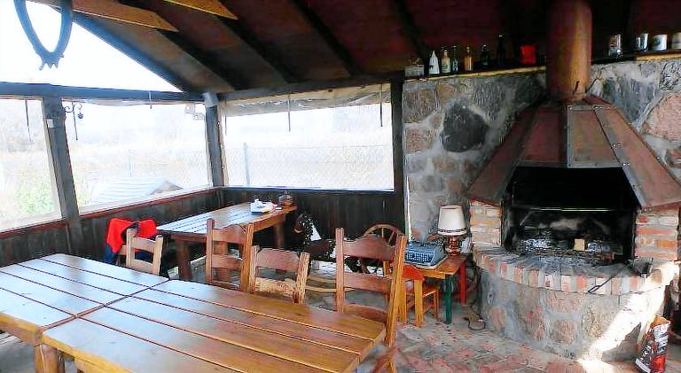 Lodge with patio, garden & BBQ — photo 3