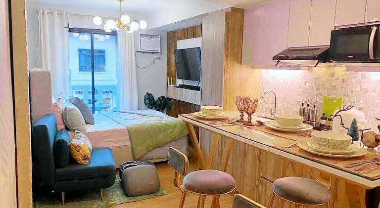 Apartment with patio, pool & yard — photo 2
