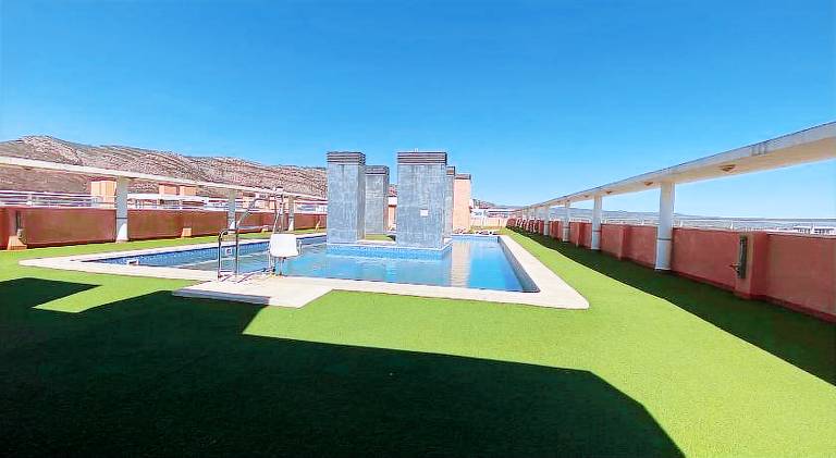 Apartment with pool — photo 3