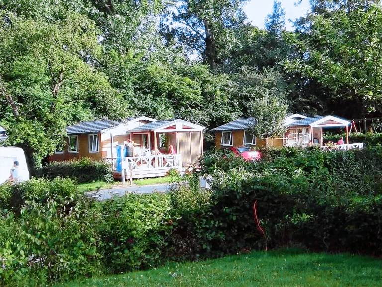Chalet with BBQ, yard & terrace — photo 5