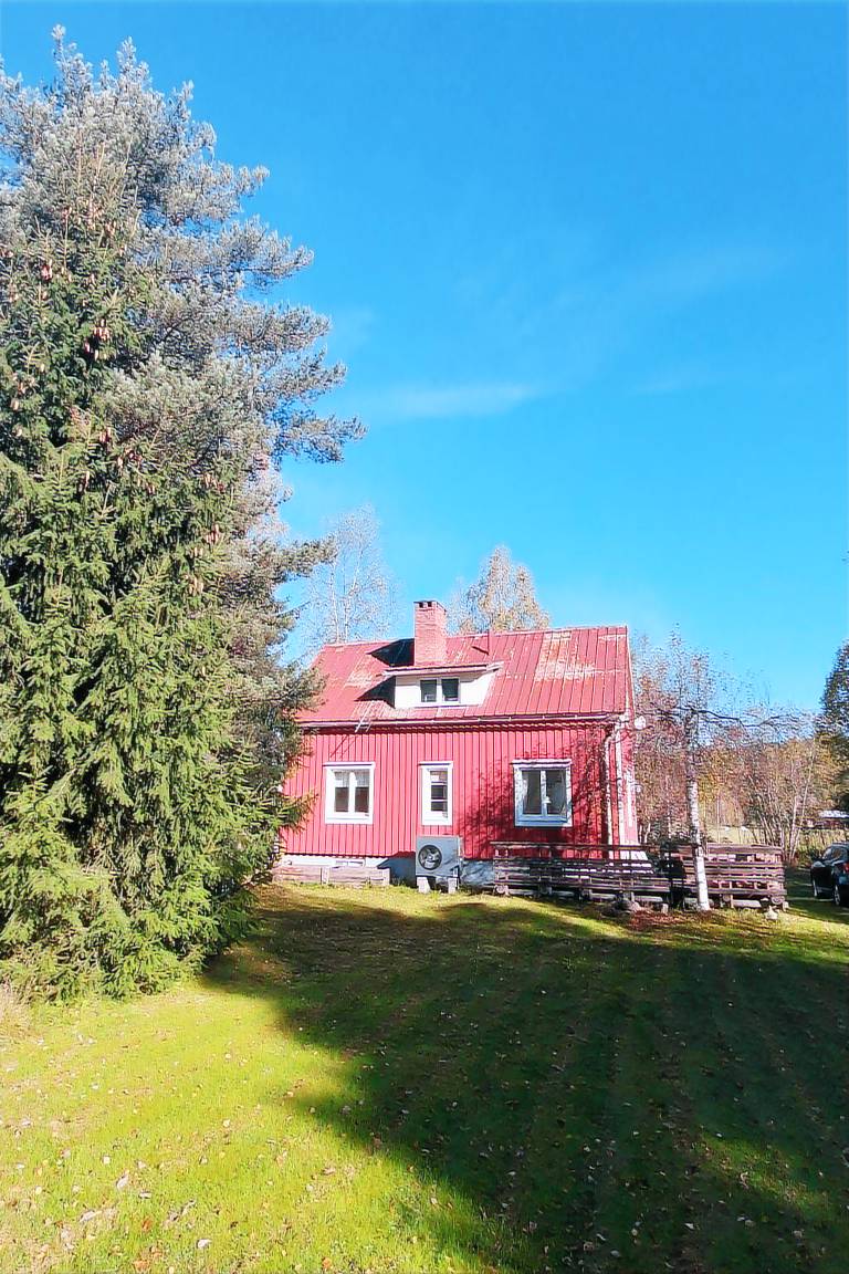Beautiful house with terrace, yard & barbeque | Nature view | Pets allowed — photo 2