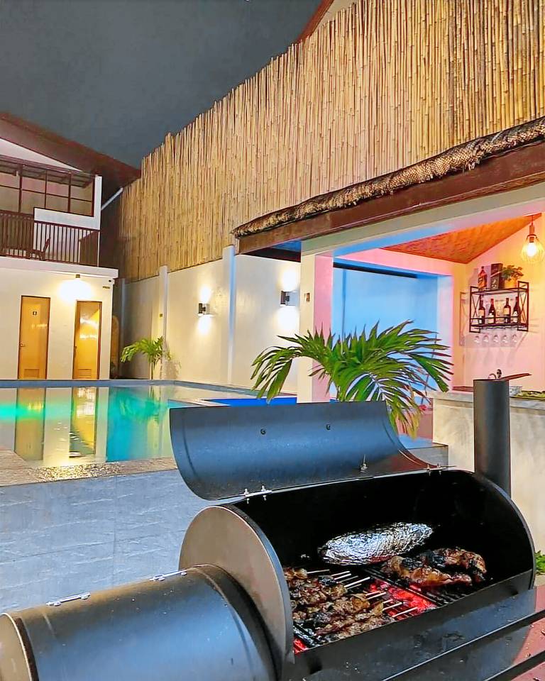 Villa with yard, BBQ & pool — photo 5