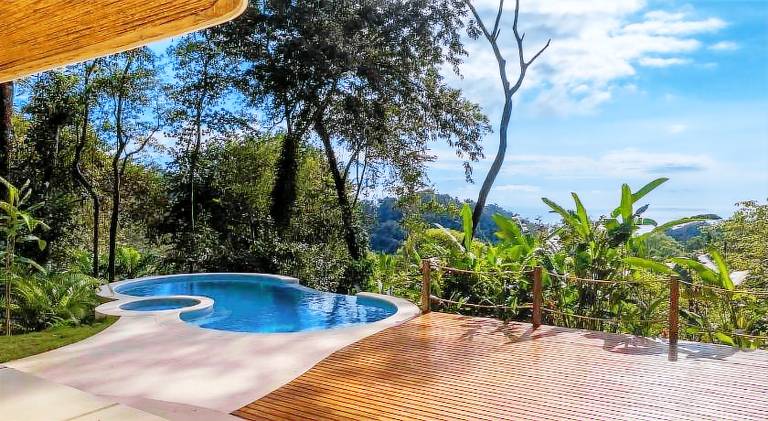 Villa with pool & jacuzzi | Pets are welcome — photo 2
