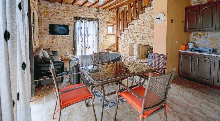 Villa with barbeque, garden & private pool — photo 5