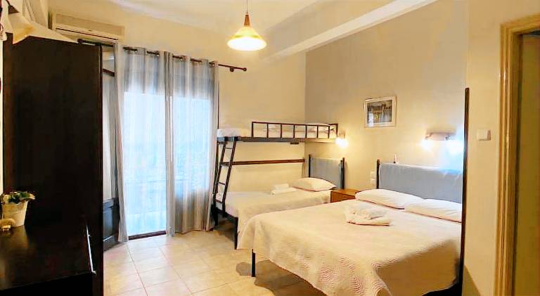 Nice serviced apartment with terrace & garden | Pets allowed — photo 2
