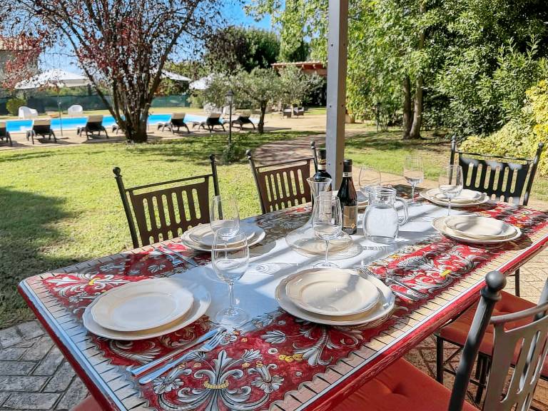 Fully equipped big vacation home with patio, yard & private pool | Pets allowed — photo 4