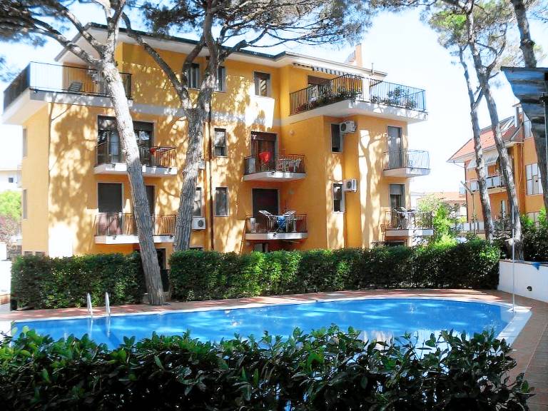 Dom Eraclea Mare