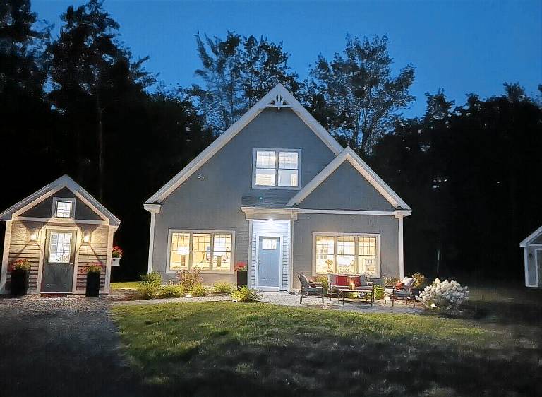 Cabin  Arundel