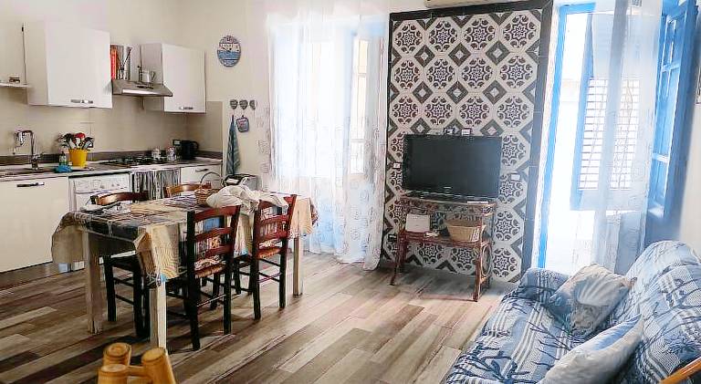 Apartment with 2 rooms for 5 persons — photo 3