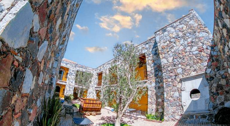 Tierra Adentro Hotel, Fashion Grill & Spa — photo 3